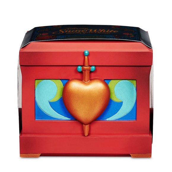 Disney Snow White Jeweled Poison Apple ornament in Evil Queen Heart Box NIB - Picture 5 of 5